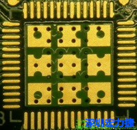 這也是不好的通孔設(shè)計，但部份通孔已經(jīng)用綠漆(mask)蓋上，但仍有部份通孔未塞孔。 