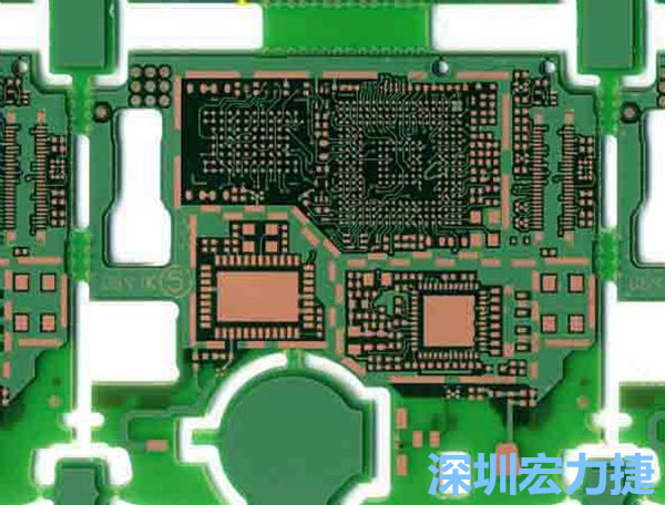 在產(chǎn)品極度要求小型化設計時，可利用HDI板材壓縮主板面積，同時具減輕重量優(yōu)點。
