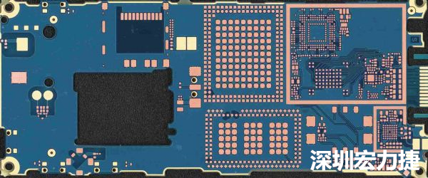 手機(jī)可用的PCB空間相當(dāng)小，而1片式的設(shè)計(jì)是節(jié)省成本的作法，如何做到區(qū)隔不同子系統(tǒng)、降低雜訊干擾，是設(shè)計(jì)關(guān)鍵。