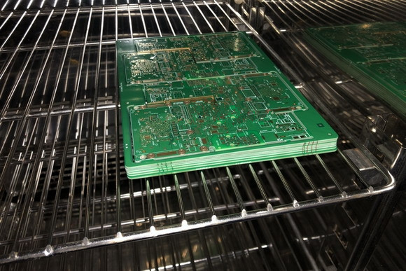 PCB上線前烘烤可以增加焊錫性嗎？